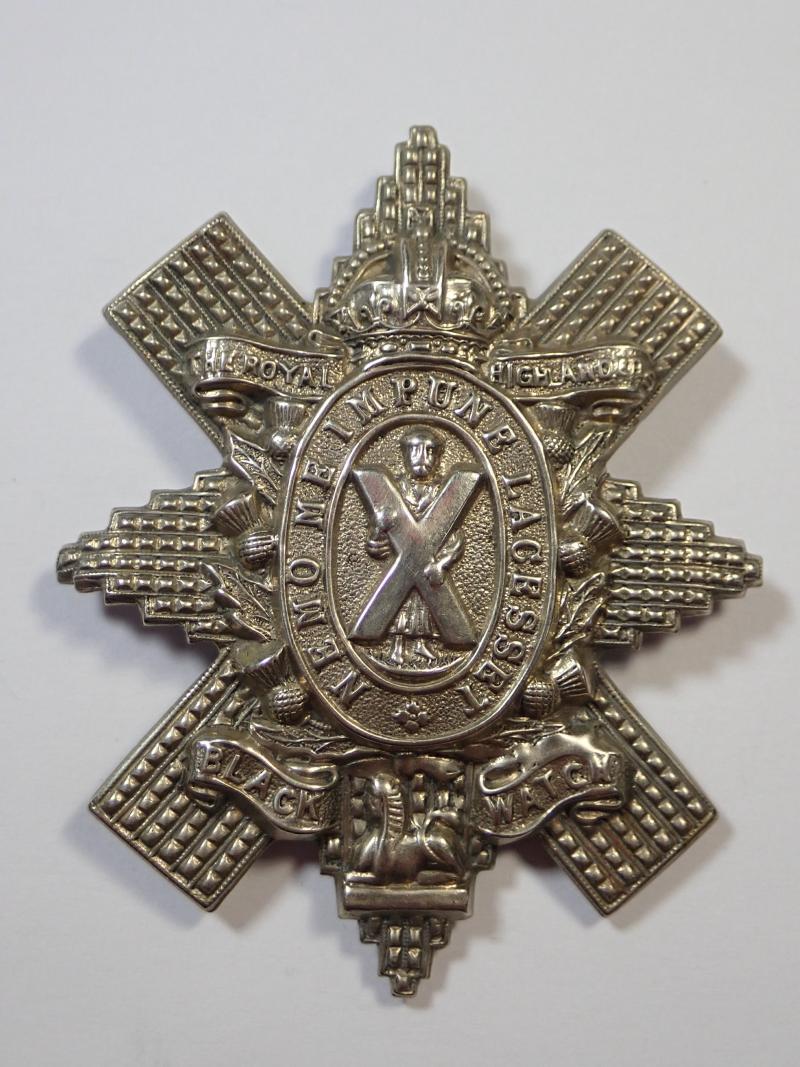 Black Watch Royal Highlanders WW1  Glengarry Cap Badge.