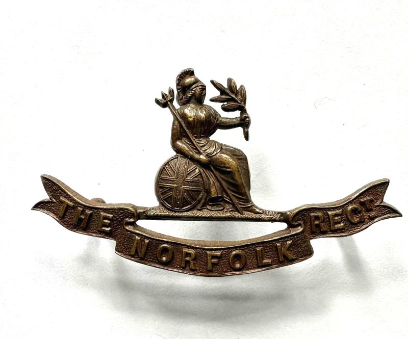 Officer's Collar badge: The Norfolk Regiment - Bronze. J & Co