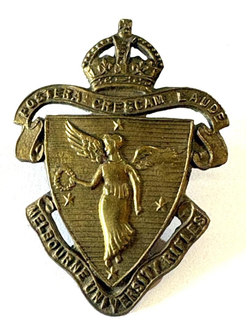 MELBOURNE UNIVERSITY OTC RIFLES CAP BADGE