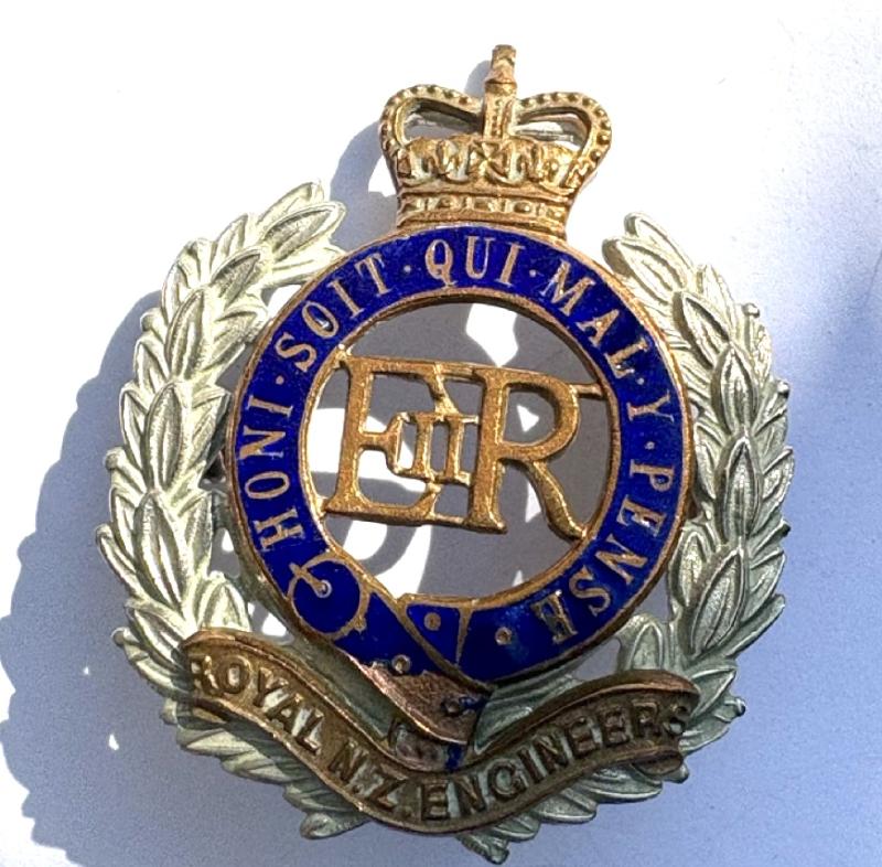 Royal New Zealand Officer's Engineers Cap Badge Queen's Crown